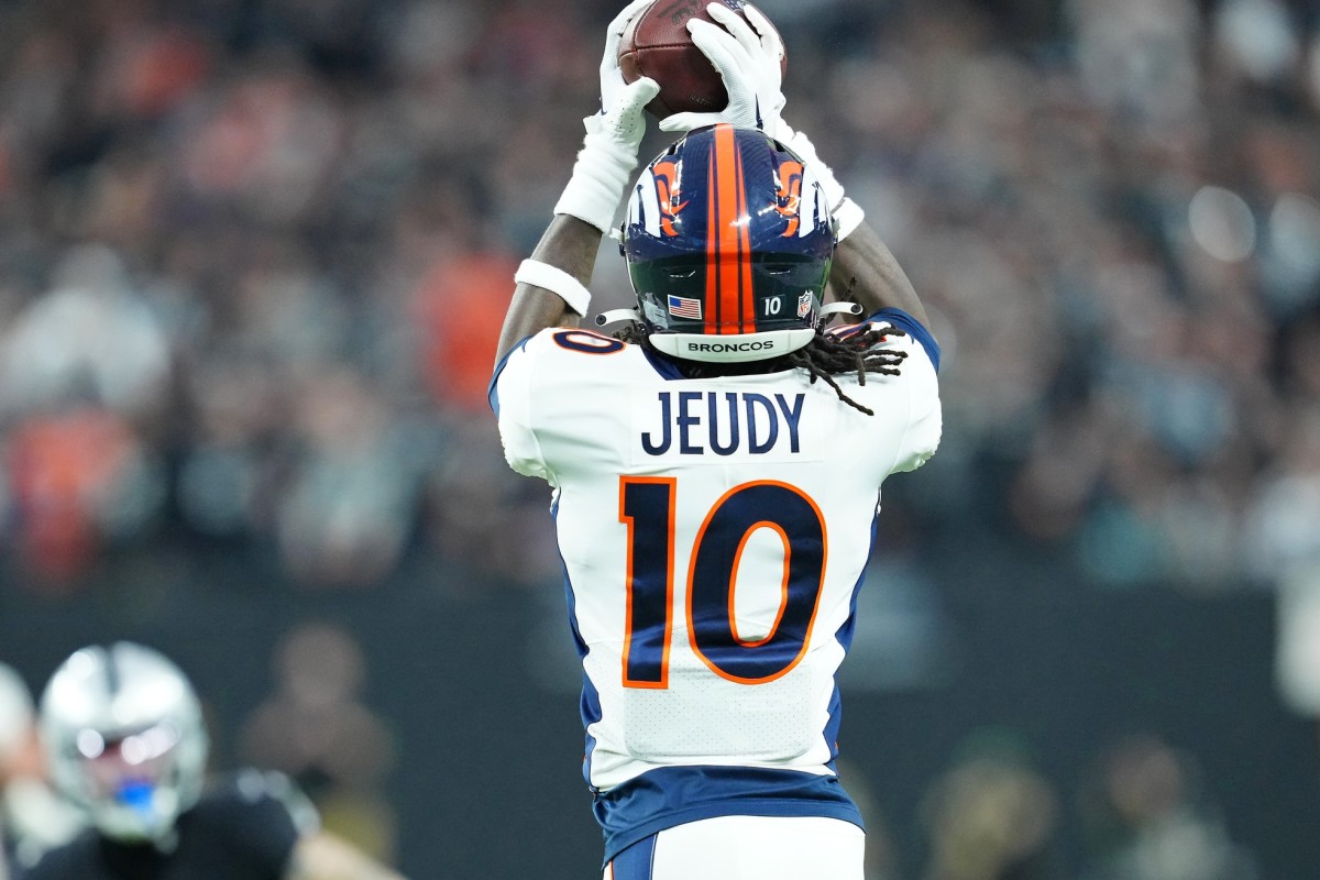 Jan 7, 2024; Paradise, Nevada, USA; Denver Broncos wide receiver Jerry Jeudy (10) makes a catch against the Las Vegas Raiders during the fourth quarter at Allegiant Stadium. Mandatory Credit: Stephen R. Sylvanie-USA TODAY Sports
